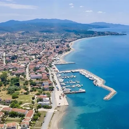 Nataliia-nikiti Nikiti (Sithonia)